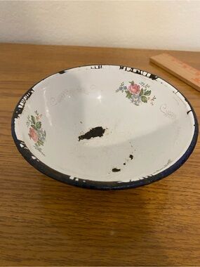 White Floral Enamel Bowl wear and tear